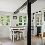 300-year-old House With History And Character Hébergement de vacances
