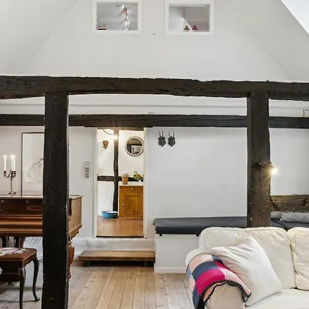 300-year-old House With History And Character Feriehus *