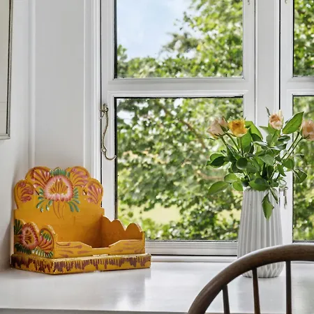 300-year-old House With History And Character Stege