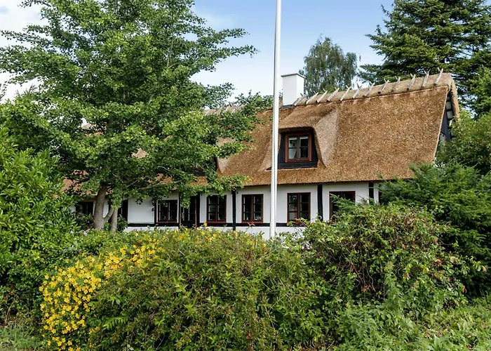 300-year-old House With History And Character * Stege
