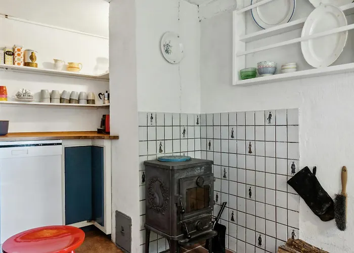 Hébergement de vacances 300-year-old House With History And Character *